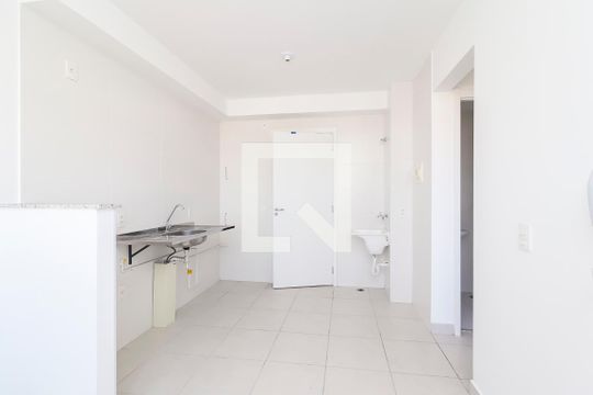 Sala/Cozinha de apartamento à venda com 2 quartos, 32m² em Vila Nova Curuca, São Paulo