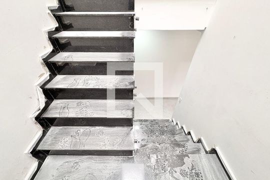 Escada para os Quartos de casa à venda com 3 quartos, 140m² em Vila Bonilha, São Paulo