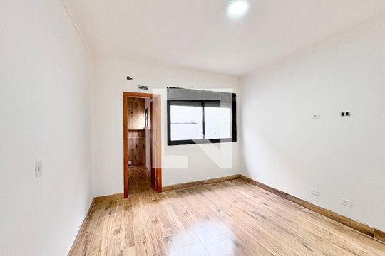 Suíte  de casa à venda com 3 quartos, 140m² em Vila Bonilha, São Paulo