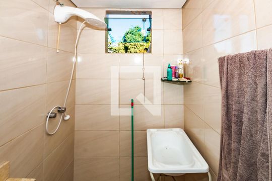 Casa à venda com 2 quartos, 145m² em Planalto, Belo Horizonte