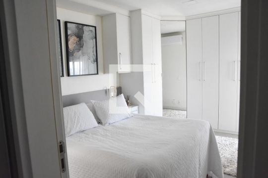 suite1 de apartamento à venda com 3 quartos, 229m² em Retiro, Jundiaí