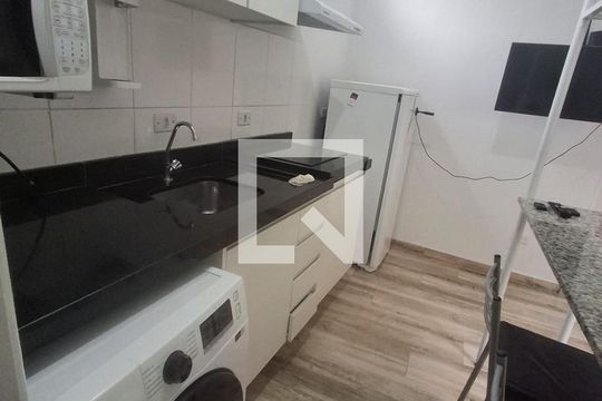Studio mobiliado - geladeira de kitnet/studio para alugar com 1 quarto, 23m² em Brás, São Paulo