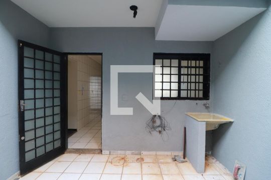 Área de serviço  de apartamento para alugar com 2 quartos, 70m² em Vila Tiberio, Ribeirão Preto