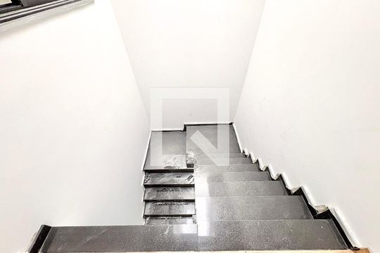 Escada para o Quarto  de casa à venda com 3 quartos, 140m² em Vila Bonilha, São Paulo
