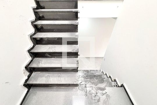 Escada para o Quarto  de casa à venda com 3 quartos, 140m² em Vila Bonilha, São Paulo