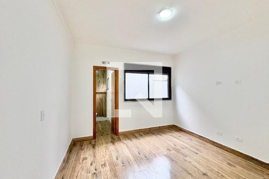 Suíte  de casa à venda com 3 quartos, 140m² em Vila Bonilha, São Paulo