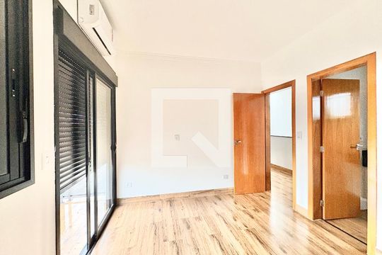Suíte  de casa para alugar com 3 quartos, 102m² em Parque Sao Domingos, São Paulo