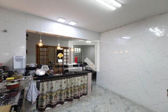 Cozinha  de casa à venda com 4 quartos, 70m² em Vila Gustavo, São Paulo