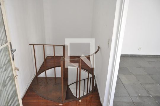 Corredor de apartamento para alugar com 2 quartos, 130m² em Engenho Novo, Rio de Janeiro