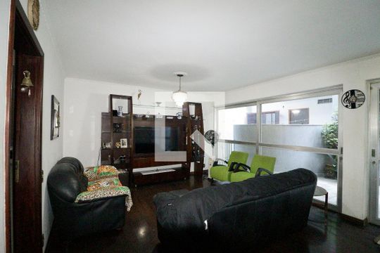 Casa para alugar com 4 quartos, 440m² em Jardim Sao Bento, São Paulo