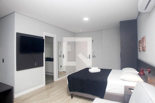 Studio - Sala / Quarto de kitnet/studio à venda com 1 quarto, 30m² em Centro Histórico, Porto Alegre