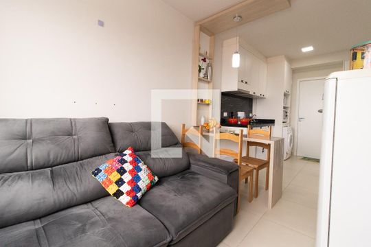 Sala/Cozinha de apartamento à venda com 2 quartos, 68m² em Água Verde, Curitiba