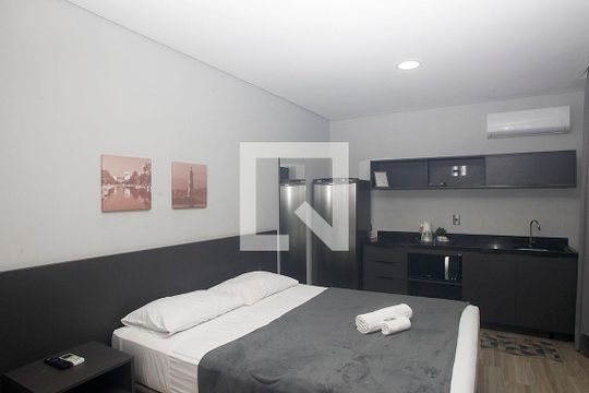 Studio - Sala / Quarto de kitnet/studio à venda com 1 quarto, 20m² em Centro Histórico, Porto Alegre
