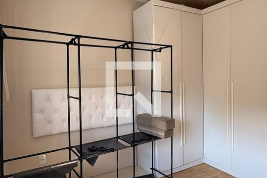 Quarto de apartamento à venda com 1 quarto, 42m² em Tristeza, Porto Alegre