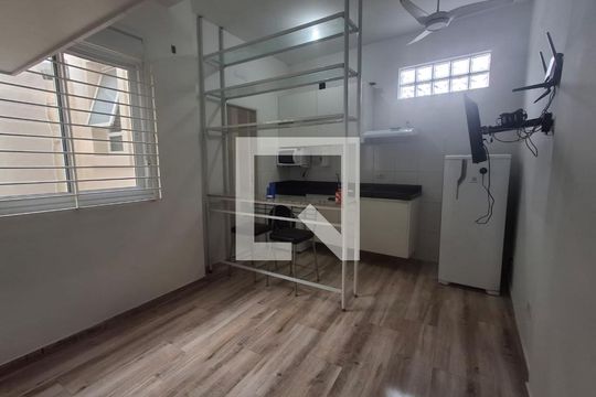 Studio mobiliado com cozinha americana de kitnet/studio para alugar com 1 quarto, 21m² em Brás, São Paulo