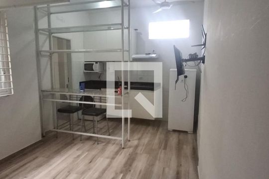 Studio mobiliado com cozinha americana de kitnet/studio para alugar com 1 quarto, 21m² em Brás, São Paulo