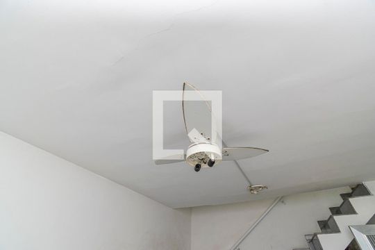 Sala de casa para alugar com 2 quartos, 80m² em Brás de Pina, Rio de Janeiro