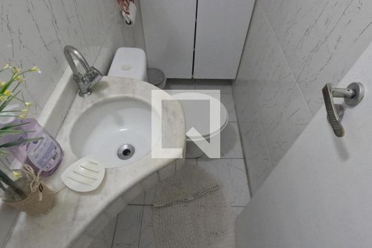 Lavabo de casa para alugar com 3 quartos, 100m² em Macuco, Santos