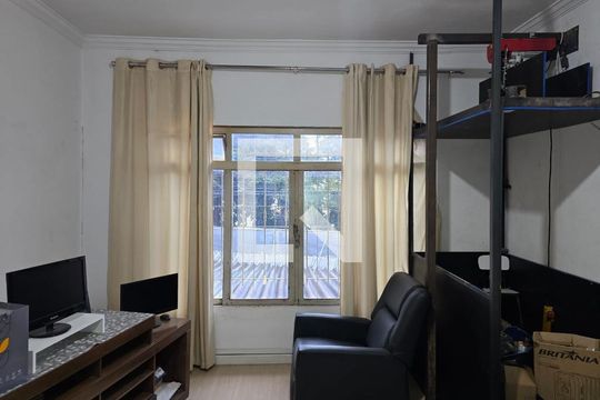 Sala/ Quarto / CASA 01 de casa para alugar com 3 quartos, 250m² em Vila Aprazível, Guarulhos