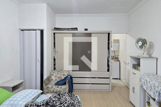 Sala/ Quarto / CASA 01 de casa para alugar com 3 quartos, 250m² em Vila Aprazível, Guarulhos