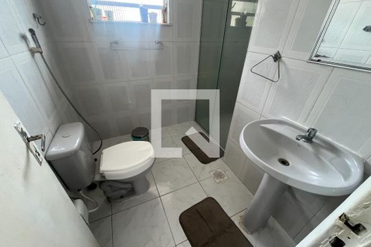 Banheiro de casa para alugar com 5 quartos, 210m² em Jardim Carioca, Rio de Janeiro