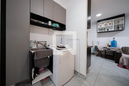 Sala/Cozinha de apartamento para alugar com 2 quartos, 42m² em Vila Guilhermina, São Paulo