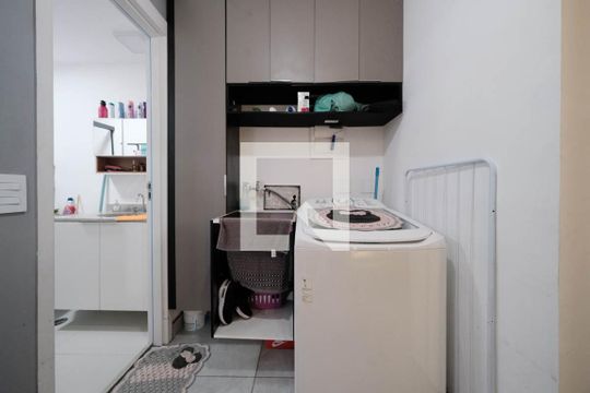 Sala/Cozinha de apartamento para alugar com 2 quartos, 42m² em Vila Guilhermina, São Paulo