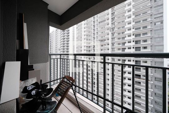 Sala/Cozinha de apartamento para alugar com 2 quartos, 42m² em Vila Guilhermina, São Paulo