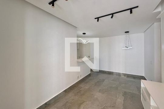 Sala de apartamento para alugar com 2 quartos, 56m² em Jardim Umuarama, São Paulo