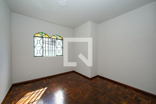 QUARTO1 de casa à venda com 5 quartos, 360m² em Betânia, Belo Horizonte