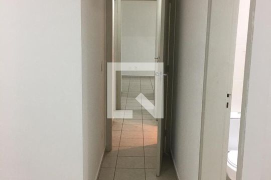 Corredor de apartamento para alugar com 3 quartos, 85m² em Vila Marlene, Jundiaí
