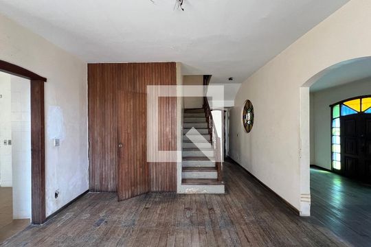 Sala 2 de casa para alugar com 4 quartos, 214m² em São José, Belo Horizonte