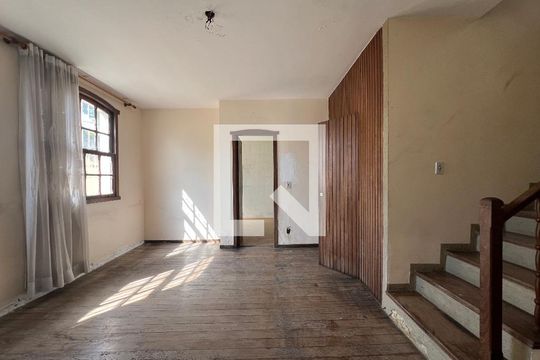 Sala 2 de casa para alugar com 4 quartos, 214m² em São José, Belo Horizonte