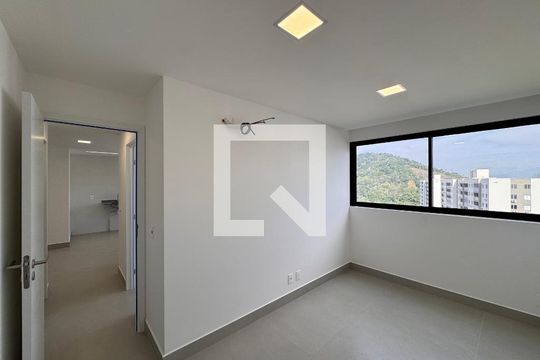 Suíte  de apartamento para alugar com 2 quartos, 55m² em Vargem Grande, Rio de Janeiro