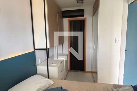 Quarto de apartamento para alugar com 1 quarto, 28m² em Jardim Armação, Salvador