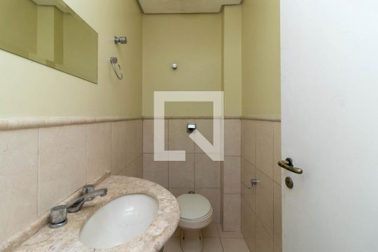 Lavabo de casa de condomínio para alugar com 2 quartos, 196m² em Menino Deus, Porto Alegre