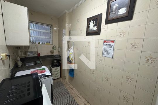 Cozinha de apartamento para alugar com 1 quarto, 40m² em Itararé, São Vicente