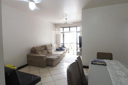 Apartamento para alugar com 3 quartos, 130m² em Braga, Cabo Frio
