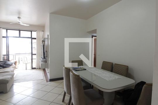 Apartamento para alugar com 3 quartos, 130m² em Braga, Cabo Frio