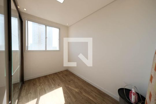 Quarto 1 de apartamento para alugar com 2 quartos, 41m² em Vila Penteado, São Paulo