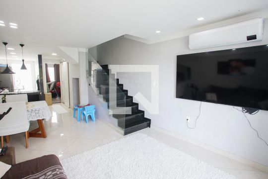 Sala de casa à venda com 3 quartos, 500m² em Taquara, Rio de Janeiro