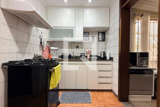 Cozinha de apartamento para alugar com 3 quartos, 130m² em Padre Eustáquio, Belo Horizonte