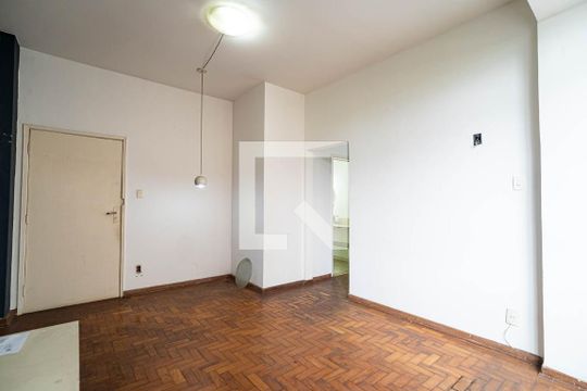 Sala de apartamento à venda com 2 quartos, 70m² em Bela Vista, São Paulo