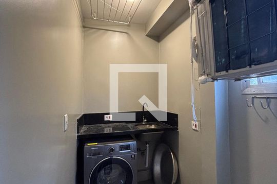 Área de Serviço de apartamento para alugar com 3 quartos, 98m² em Itaim Bibi, São Paulo