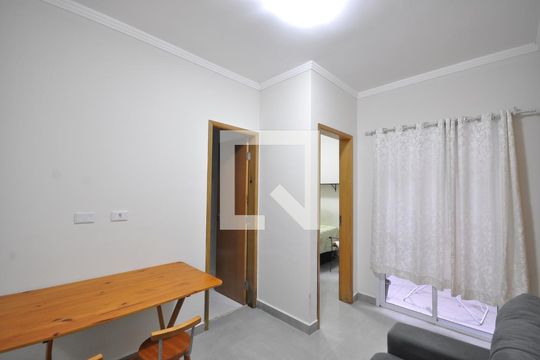 Sala de apartamento para alugar com 2 quartos, 46m² em Parque Vitoria, São Paulo
