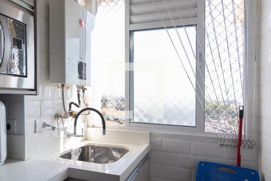 Cozinha e Área de Serviço de apartamento à venda com 2 quartos, 47m² em Vila Curuçá, São Paulo