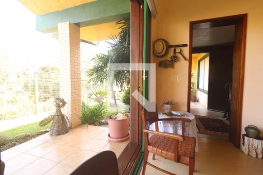 Sala de casa à venda com 6 quartos, 330m² em Vila Nova, Novo Hamburgo