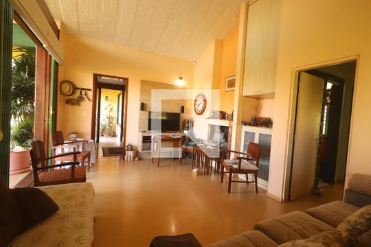 Sala de casa à venda com 6 quartos, 330m² em Vila Nova, Novo Hamburgo