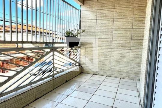 AREA INTERNA de casa à venda com 4 quartos, 221m² em Bela Vista, Osasco
