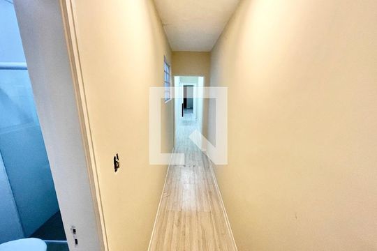 Corredor de casa para alugar com 3 quartos, 140m² em Santana, São Paulo